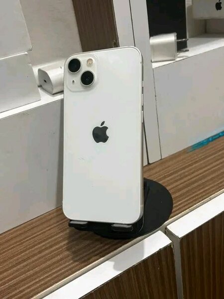 iPhone 13 blanc 128go