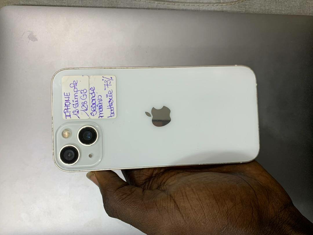 iPhone 13 simple