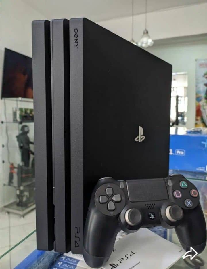 Console Sony PlayStation 2 et 4