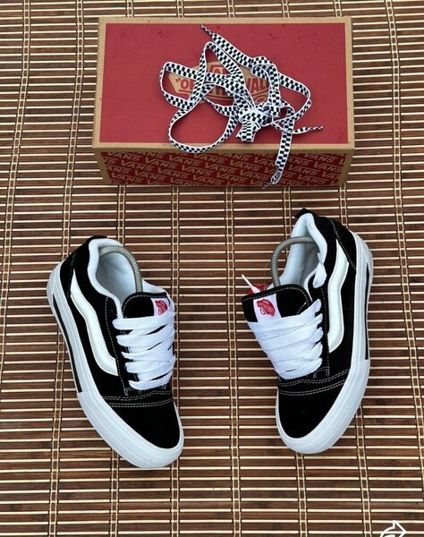 Baskets noires en toile