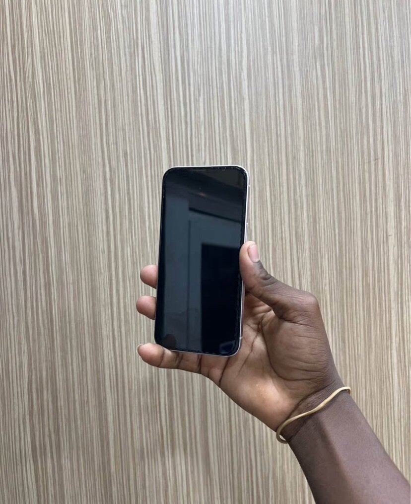 iPhone 13 - 128GB Smartphone