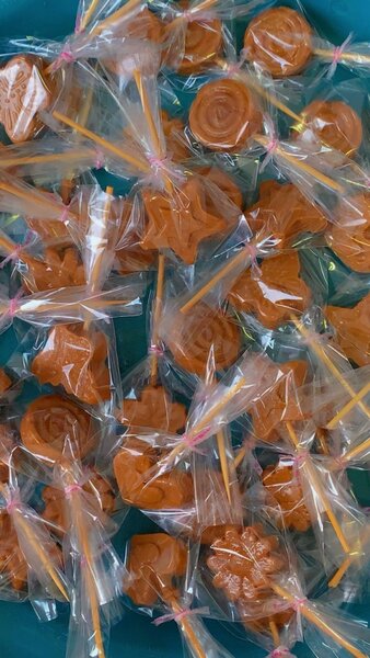 Sucettes au caramel artisanal