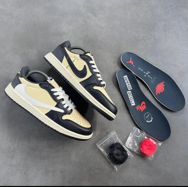 Travis Scott vanilla low