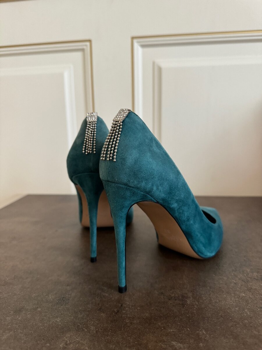 Женские красивые лодочки