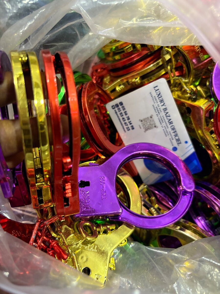 Menottes métalliques colorées