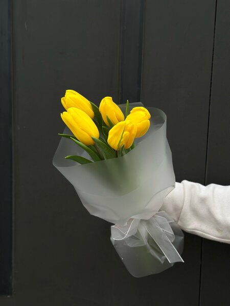 Тюльпаны  букеты комплименты