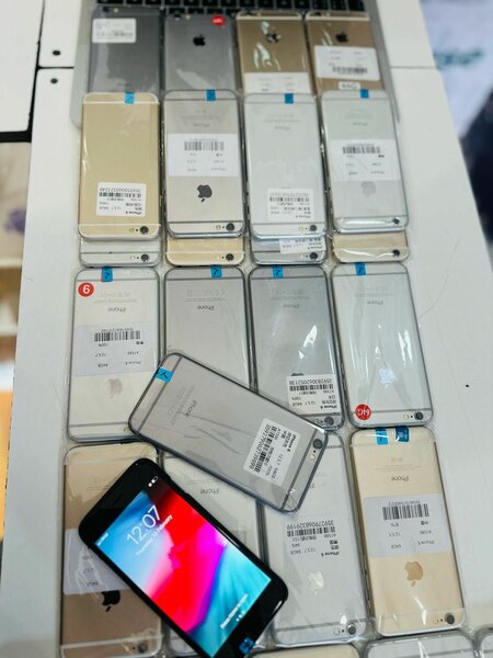 iPhone 6 64GB nearly new