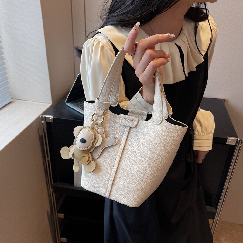 LADIES HANDBAGS- 24062