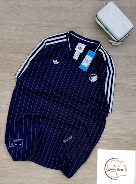 T-shirt de sport rayée tendance