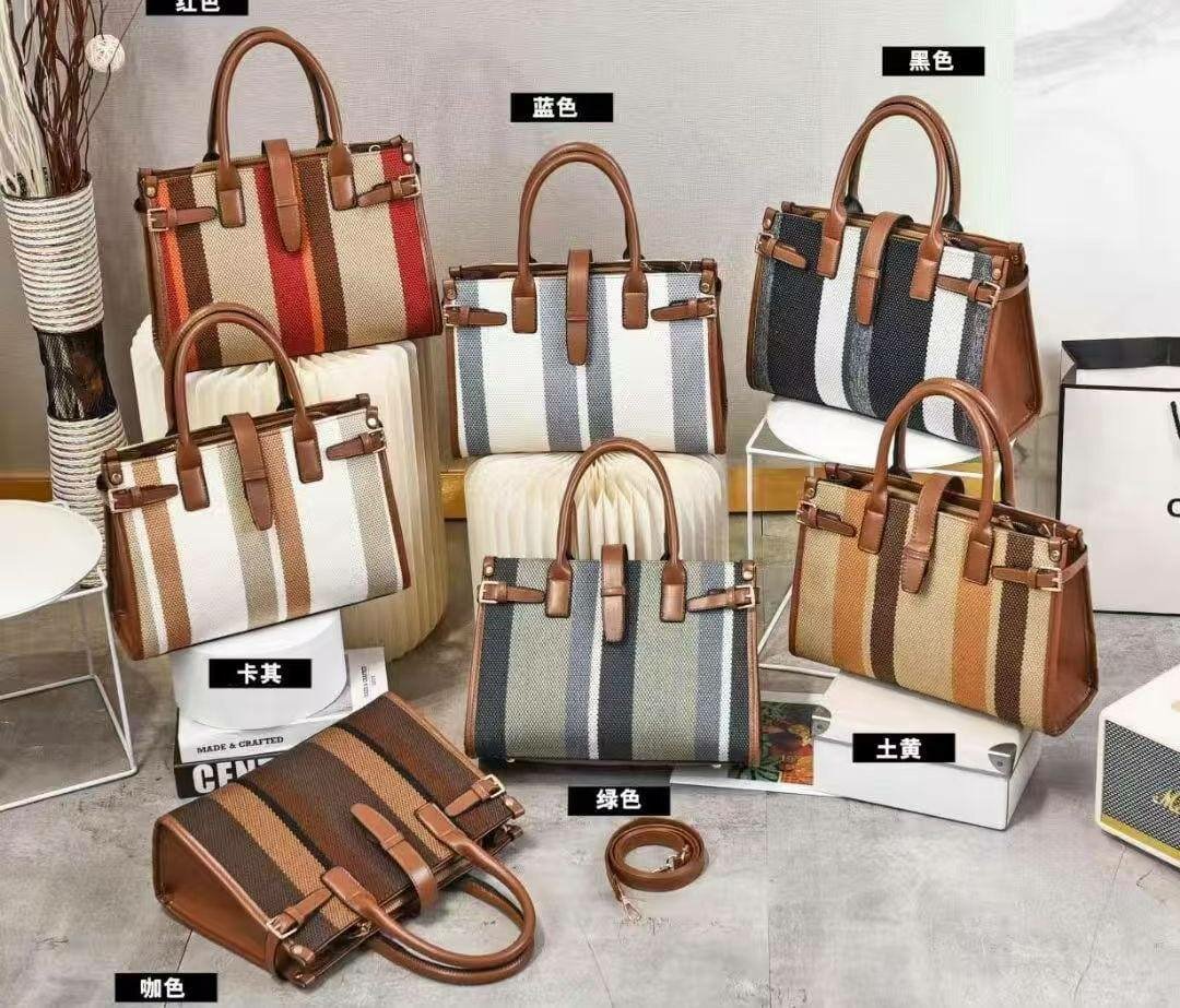Sac à main rayé élégant