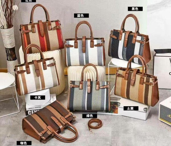 Sac à main rayé élégant