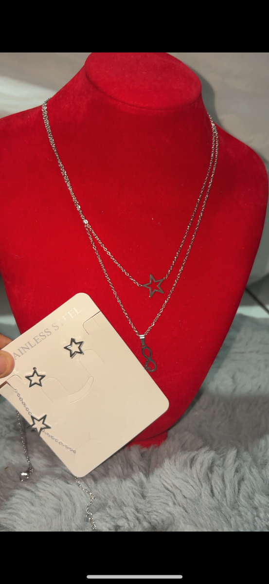 Collier papillon élégant