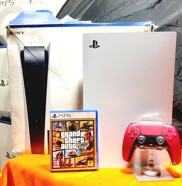 Pack PS5 avec GTA V et manette