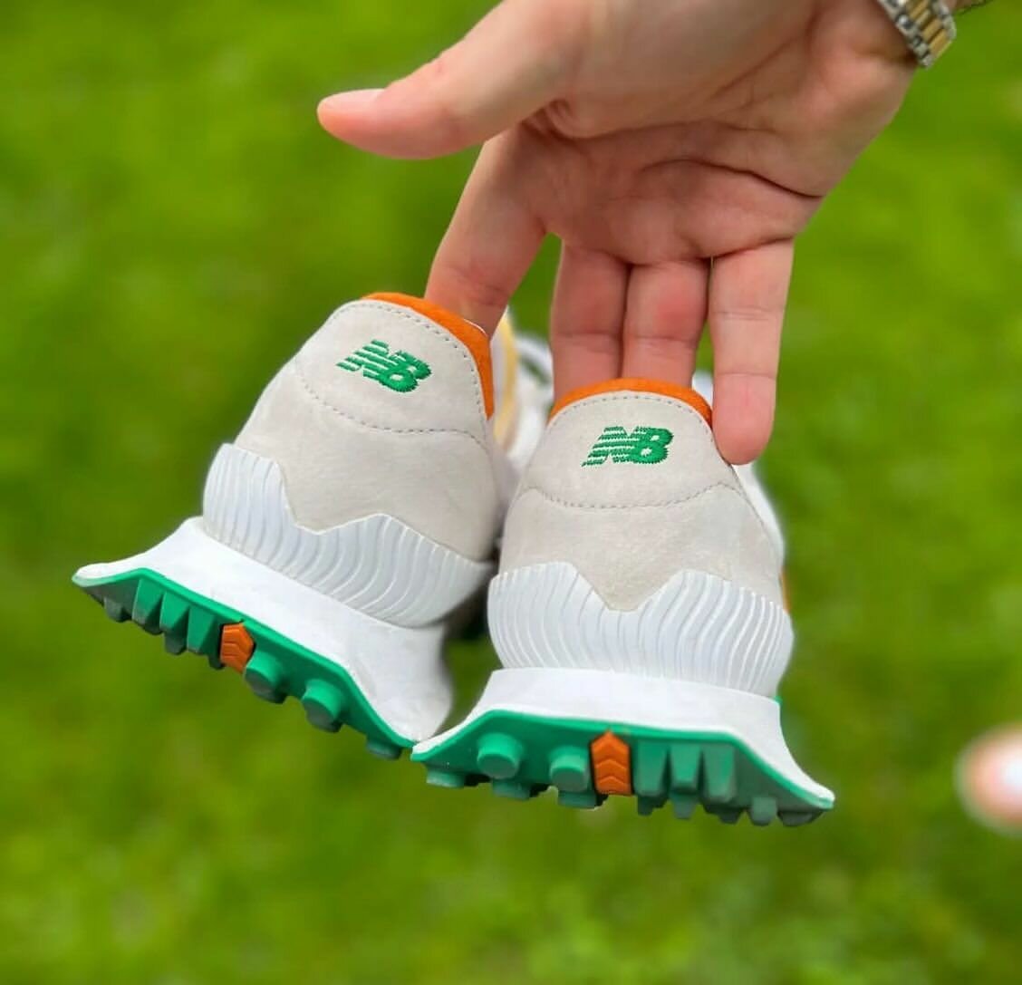 New Balance 327 Sneakers