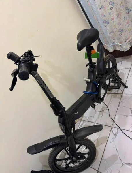 Vélo électrique pliable urbain