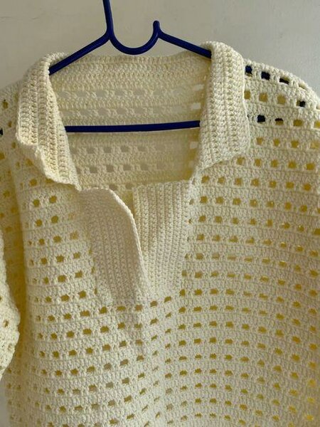 Polo en crochet ajouré élégant