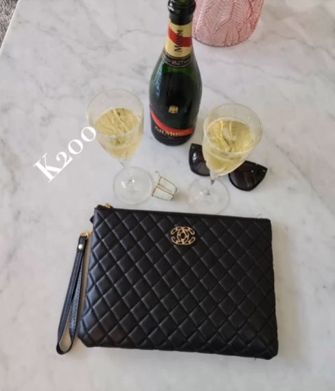 Handbag Chanel black