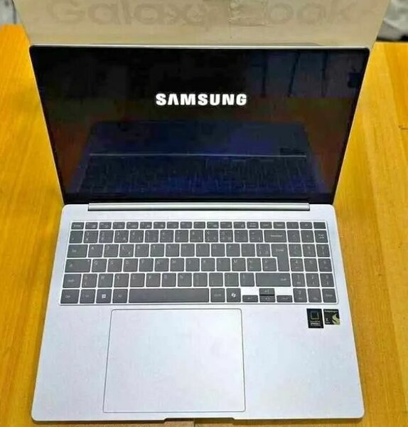 Samsung Galaxy Book Laptop - Argent