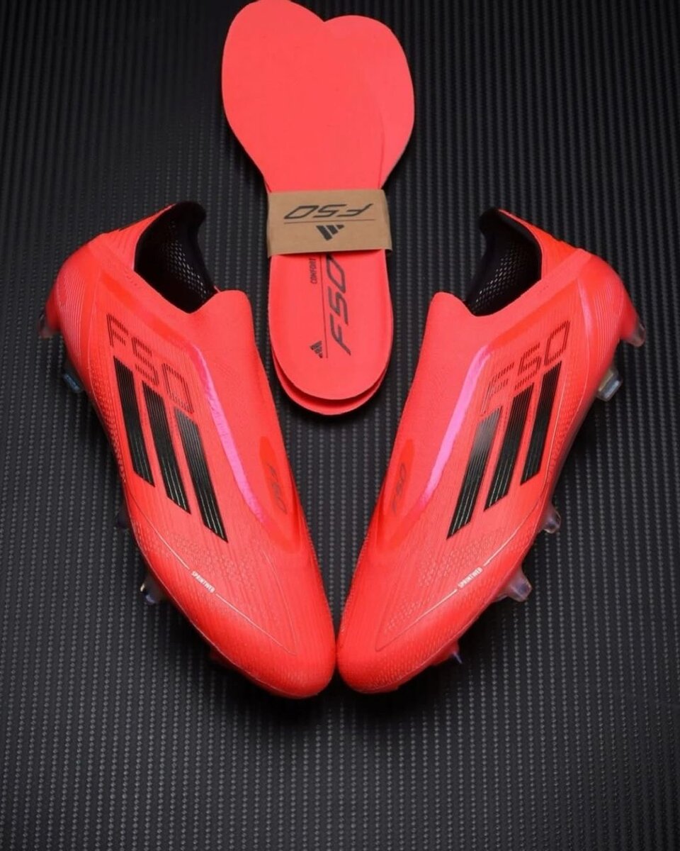 Chaussures de football F50 rouges