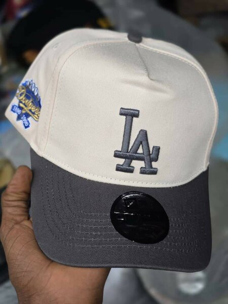 Casquette brodée LA urbain