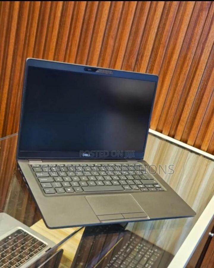 LAPTOP DELL LATITUDE 5300 8GB INTEL CORE I5 SSB 256GB
