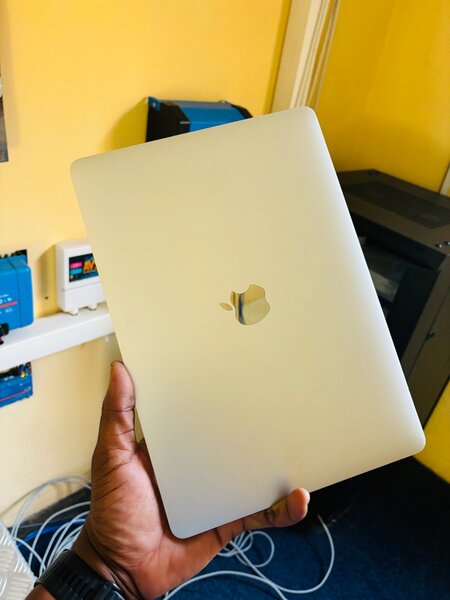 Super-neat uk MacBook Pro 2017