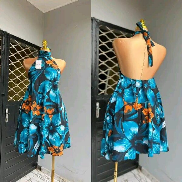 Robe estivale à fleurs vives