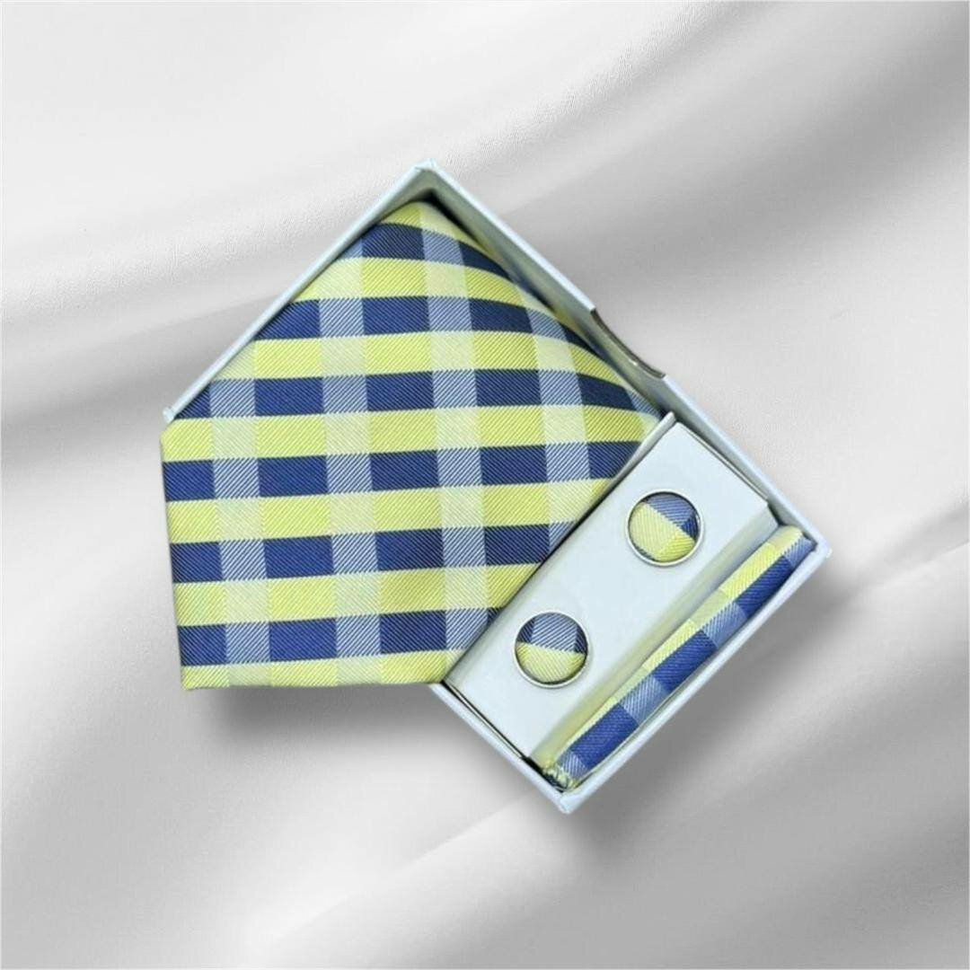 Ensemble cravate et boutons élégants