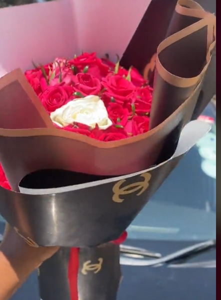 200 stem red bouquet