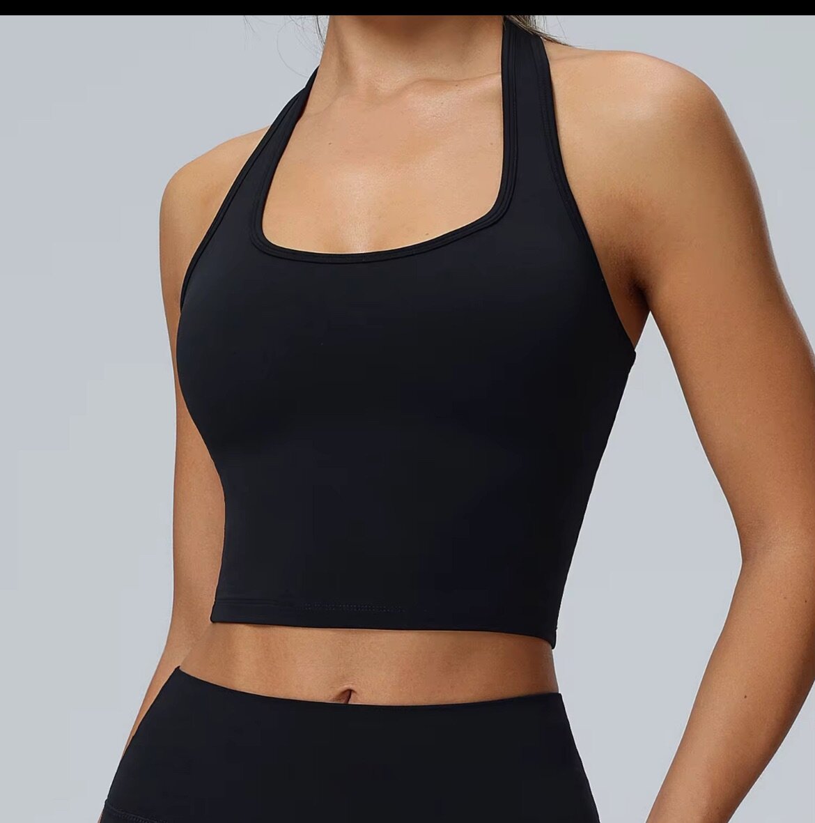 Lot de trois hauts féminins