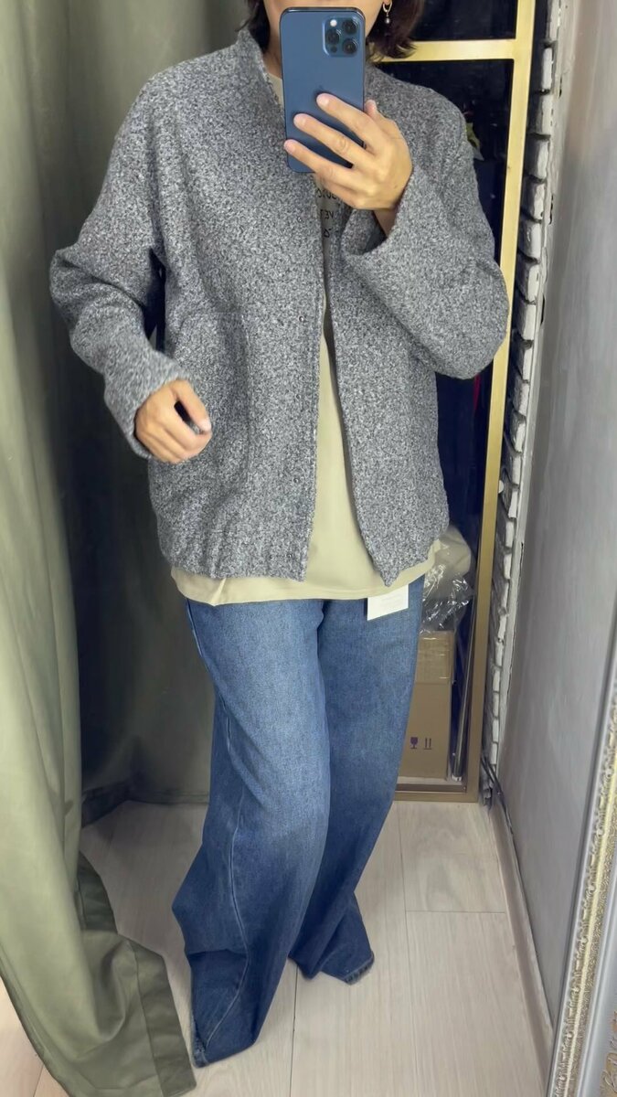 Стильный бомбер серый