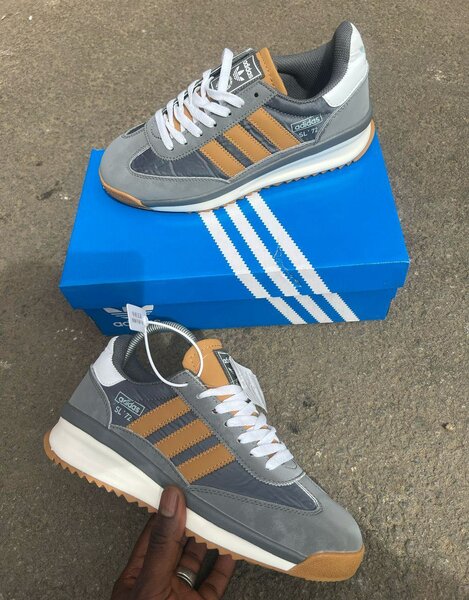 Chaussures Adidas