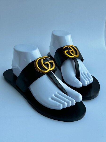 Gucci slippers