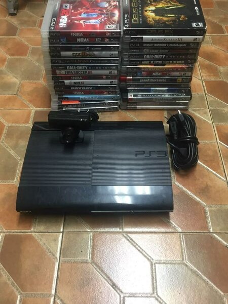 Console Sony PS3 avec jeux