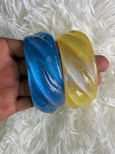 Bracelets colorés  1 à 2000f