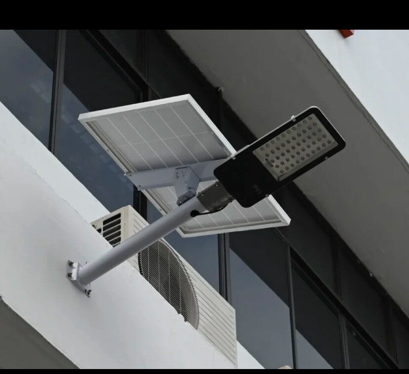 Lampe solaire LED extérieure