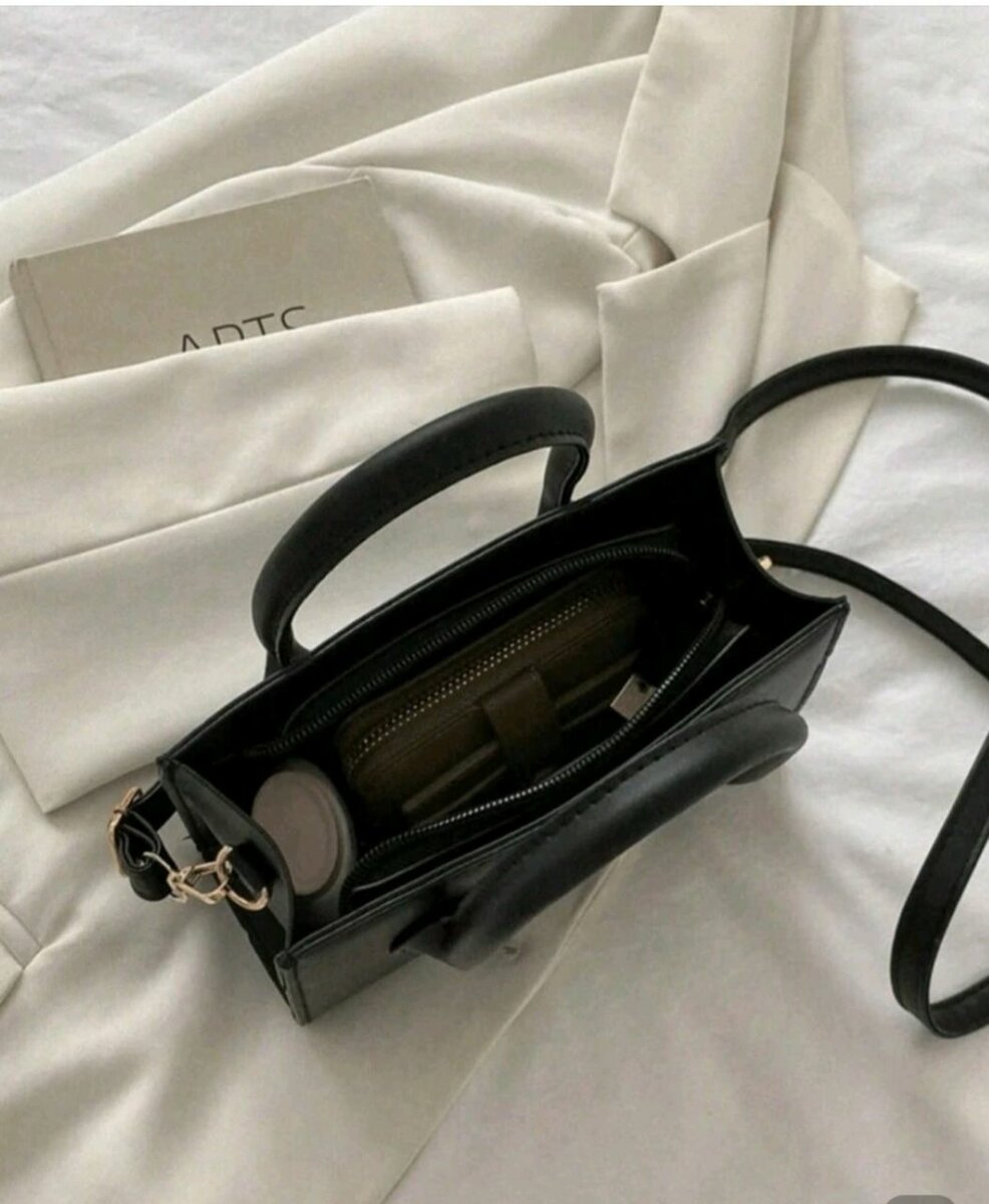 Petit Sac à main noir élégant