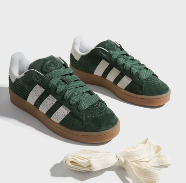 Baskets vertes en daim