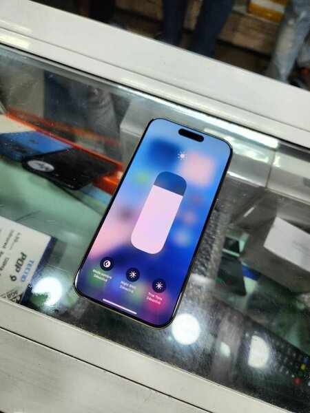 iPhone 15 pro 128giga
