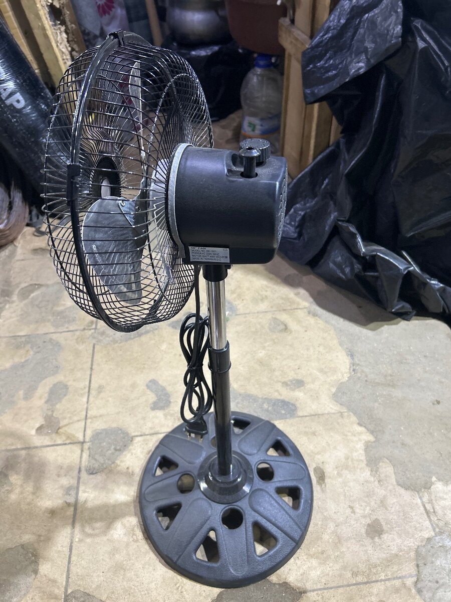 Petit Ventilateur sur pieds