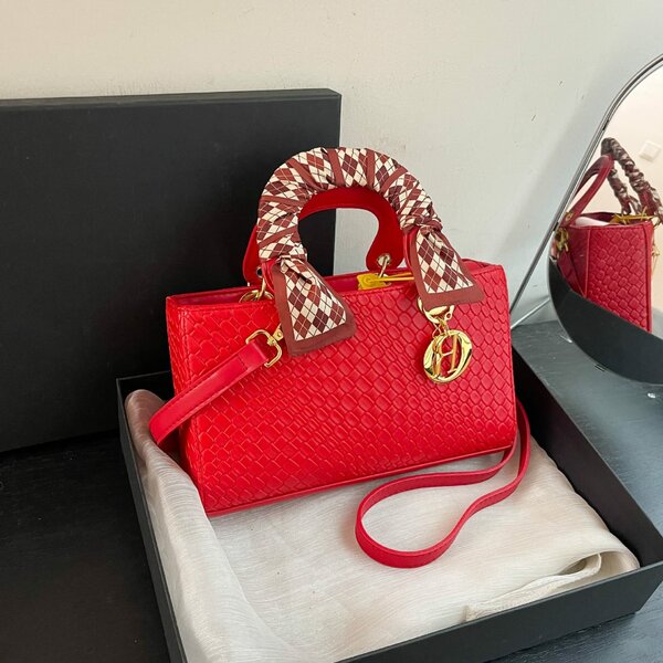 Sac à main en cuir tressé élégant