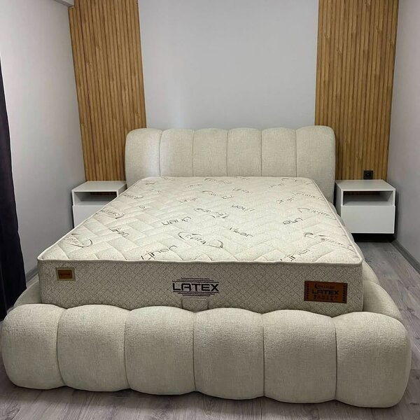Queen size bed
