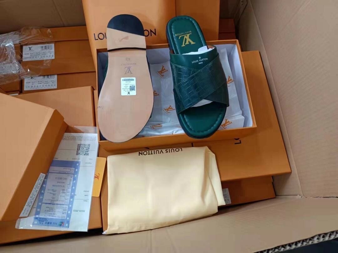Louis Vuitton slippers