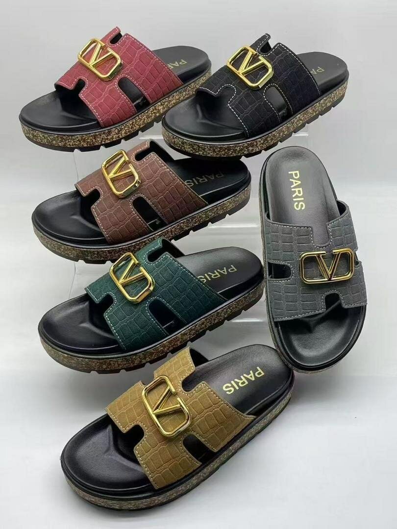 Sandales à clous élégantes