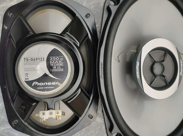 Pioneer TS-G6912I 2-Way Coaxial 250 Watt Max 6x9 Inch Rear Used Speakers