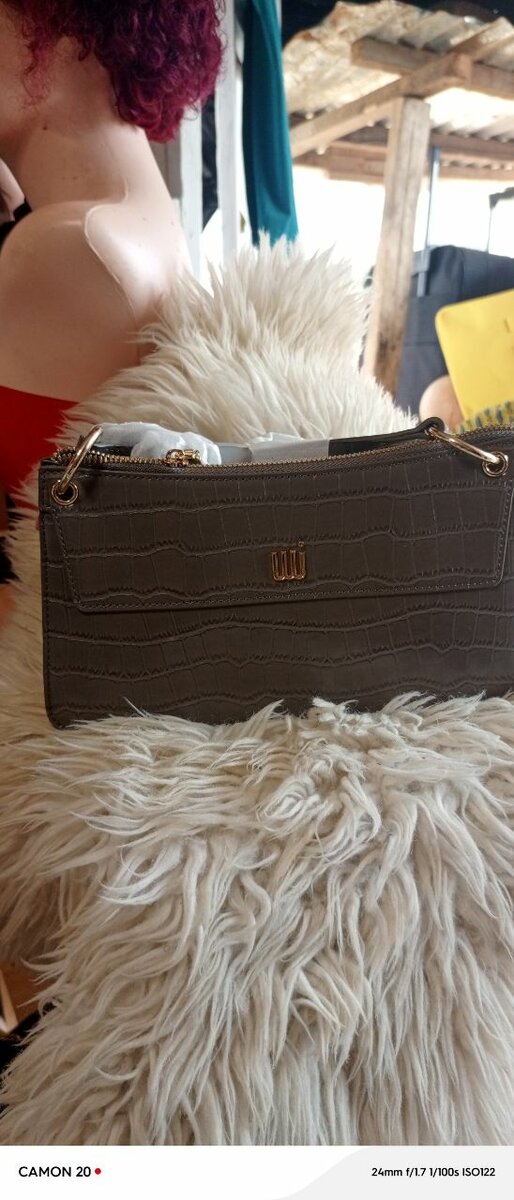 Sac à main croco élégant