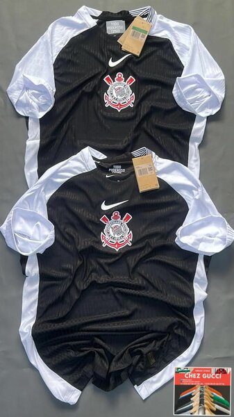 Maillot de football noir et blanc