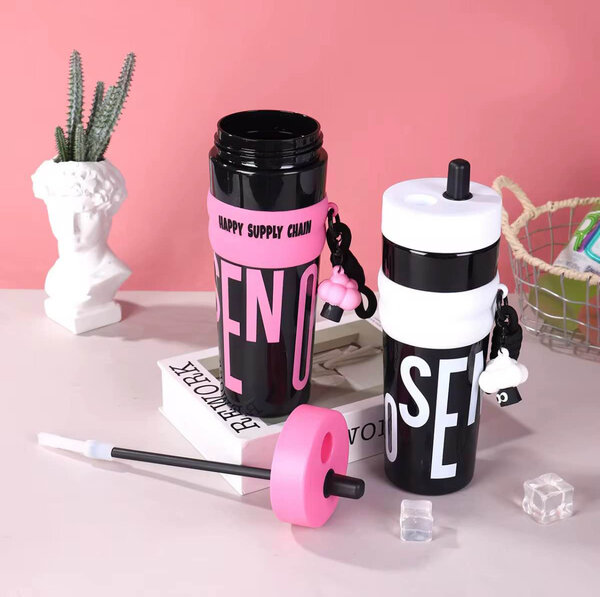 Gourde personnalisée avec paille et anneau