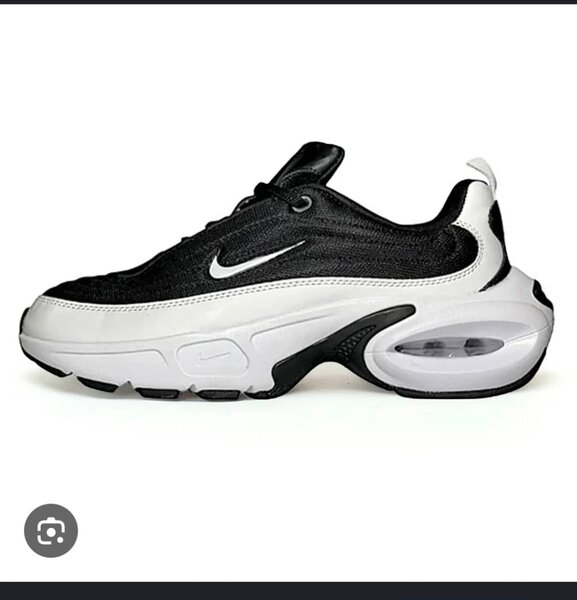 Baskets noires blanches modernes