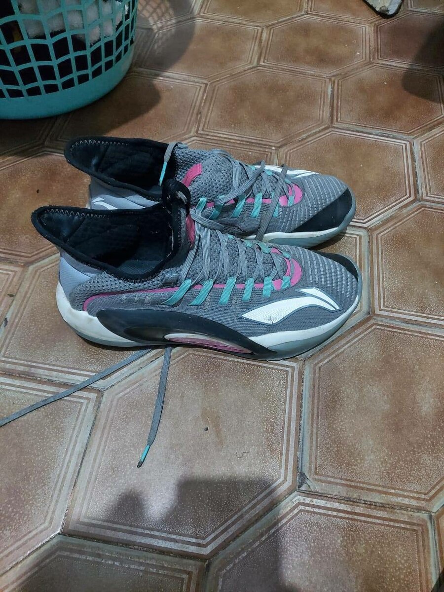 Chaussures de sport modernes